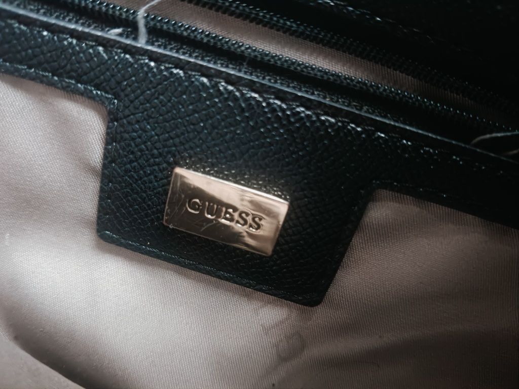 Guess torebka mieszczaca a4 do reki
