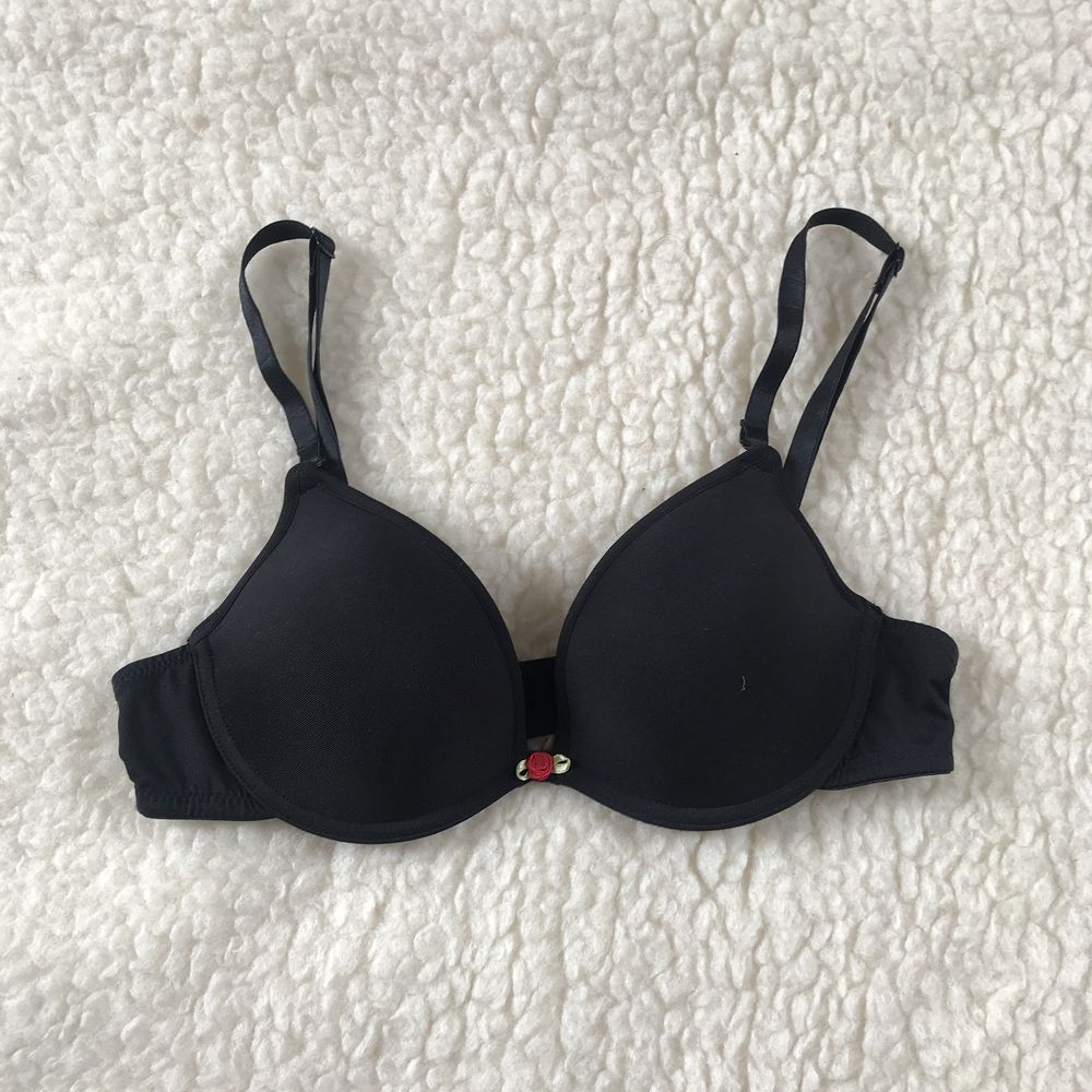 Czarny biustonosz push-up różyczka Atlantic 70A vintage
