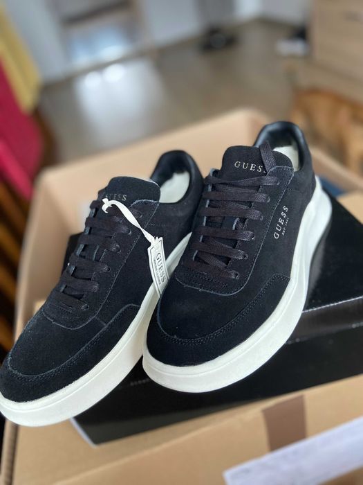 GUESS BUTY DAMSKIE sneakers rozmiar 40 wkładka 26,5cm *wyprzedaż*