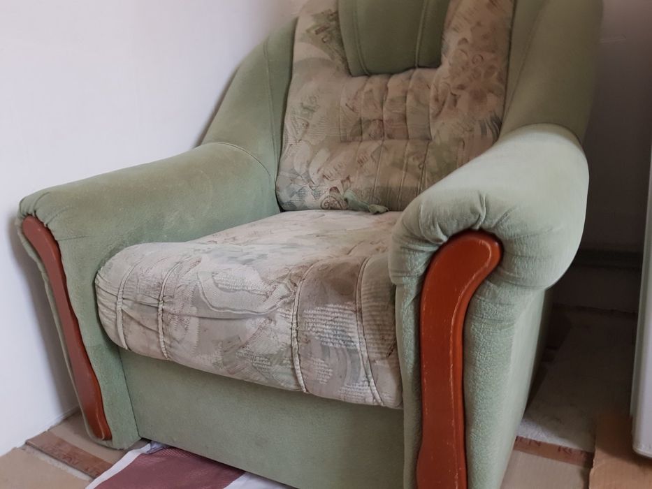 Продам крісло розкладне.