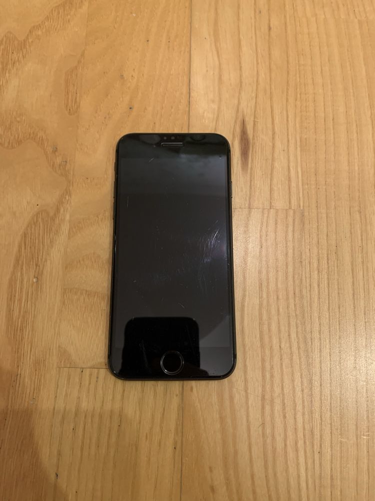 Iphone 8 чорний колір