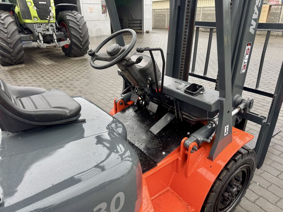 Навантажувач Doosan D30 погрузчик 2008р