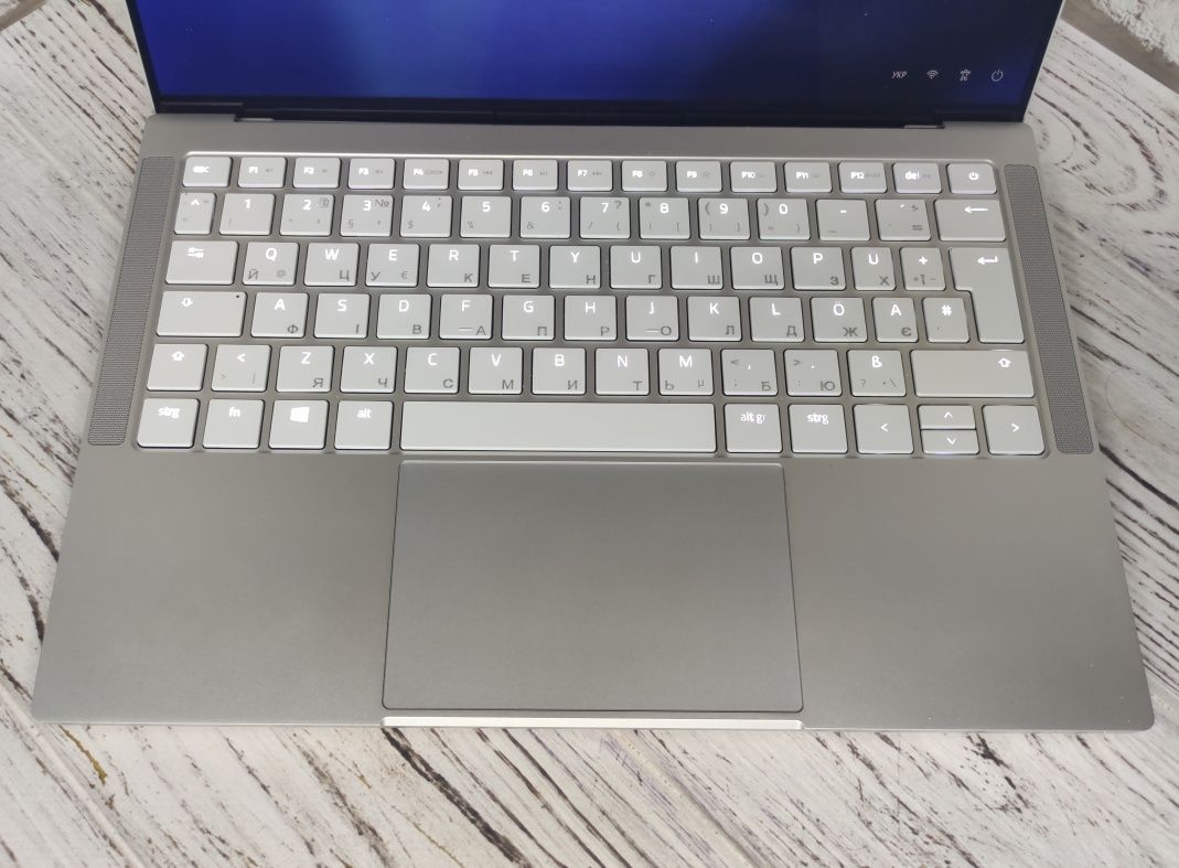 Razer Book 13, i7-1165G7, 16/512Gb, Touch.
