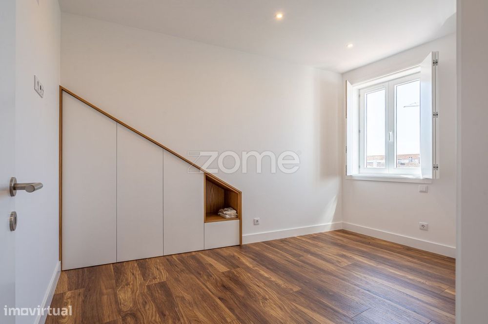 Apartamento T2 Novo Último Andar, Centro Histórico De Viana!