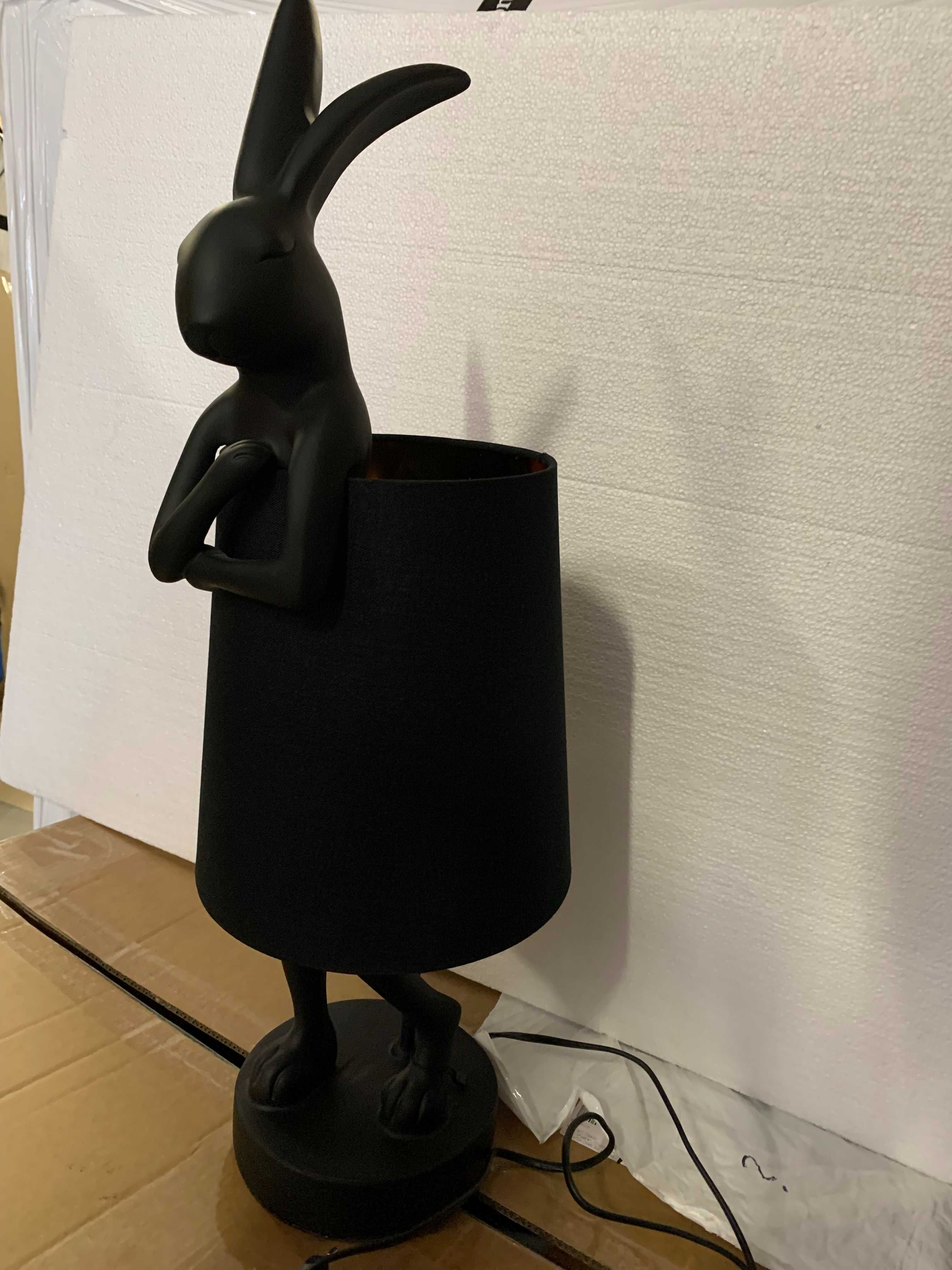 Lampa stołowa czarna w kształcie królika