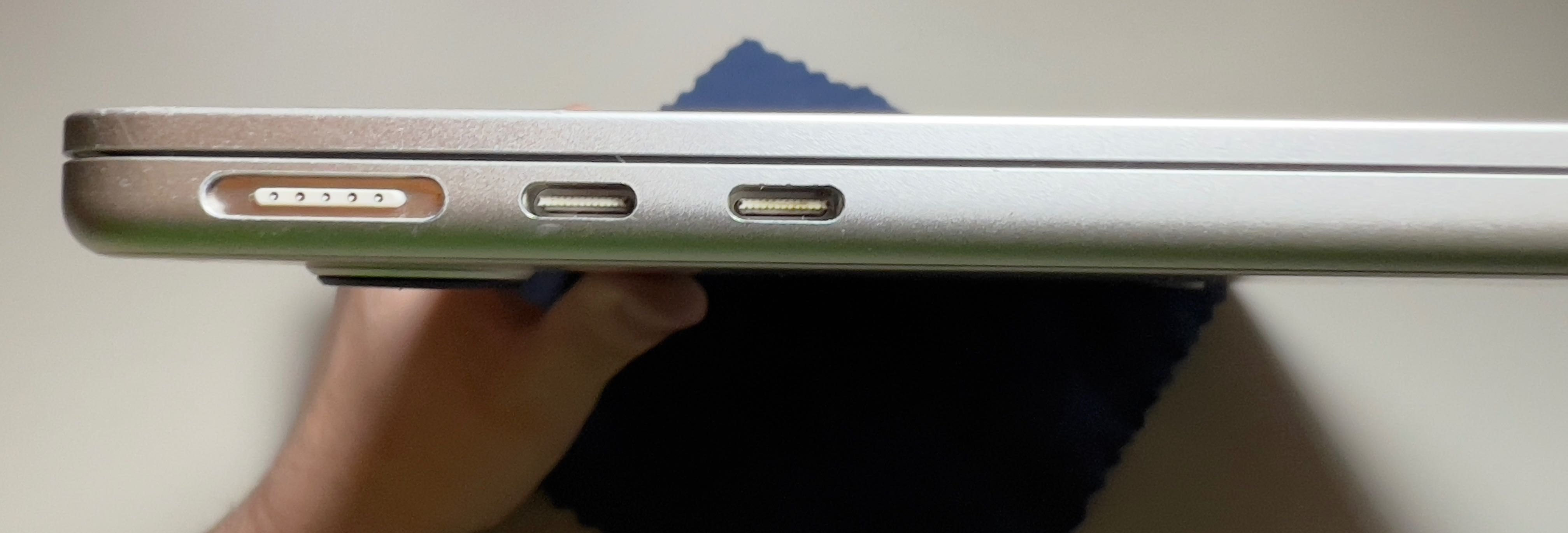 MacBook Air M2 13.6" 24GB / 1TB / 8-core GPU / 10-core CPU / Starlight