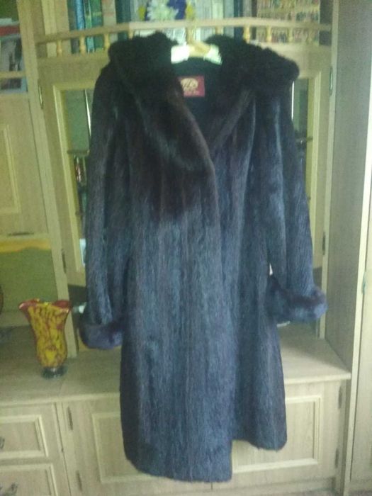 Продам шубу , цена договорная