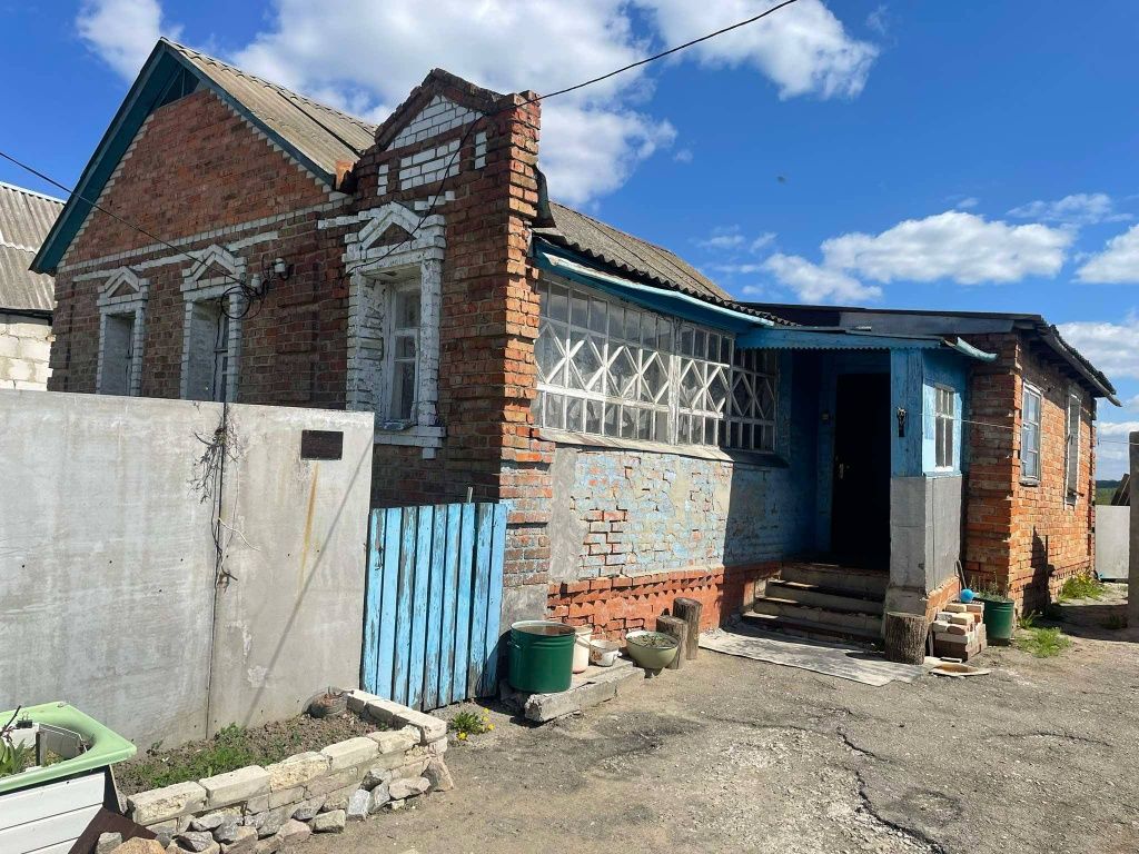Продаж подвір'я с.Бездрик