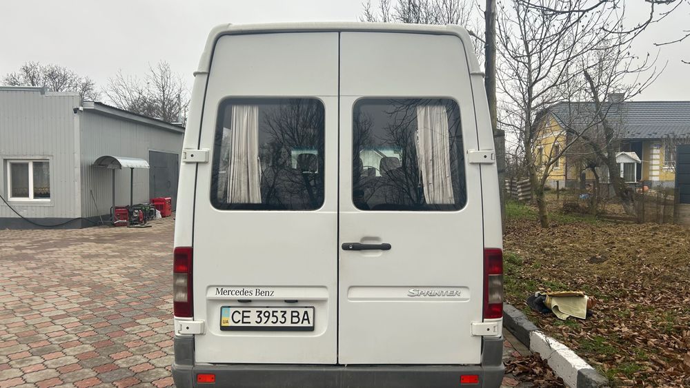 Мерседес Спрінтер 221