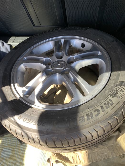 Зимова шипована 205/55 R16 на дисках 5/108