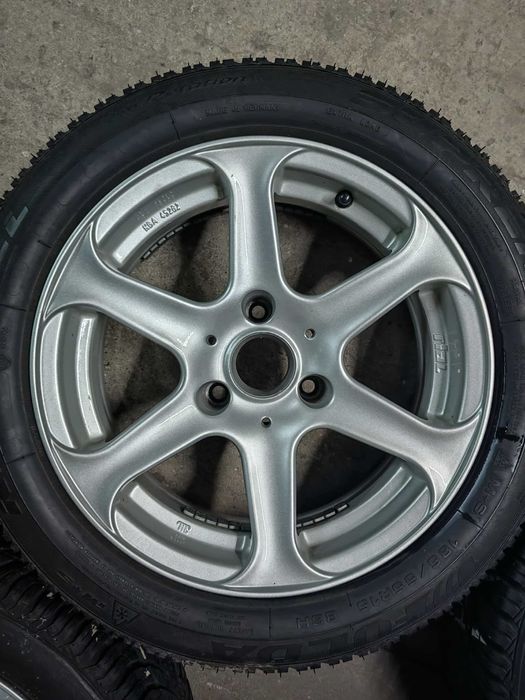 Sptzedam alufelgi wraz z oponami do Smarta