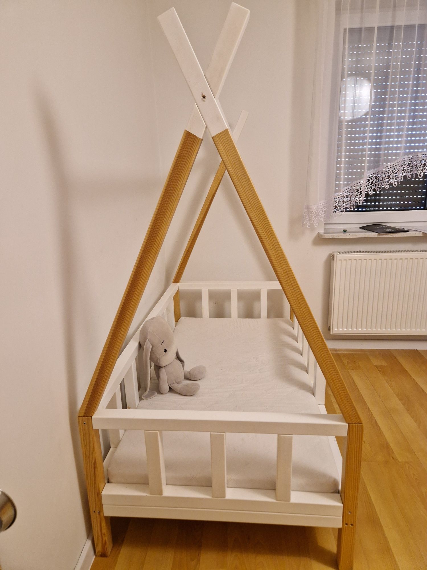 Łóżko dziecięce tipi z szufladami 160x90