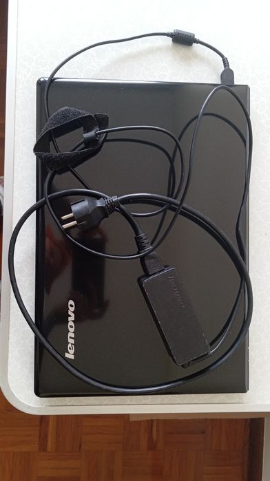 Portátil Lenovo Ideapad 300