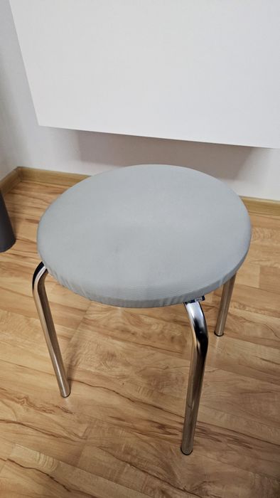 Taborety, krzesła, stołki NS szare