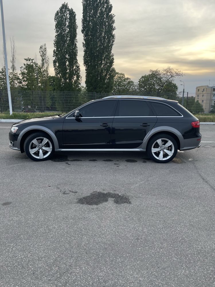 Audi a4 allroad 2012