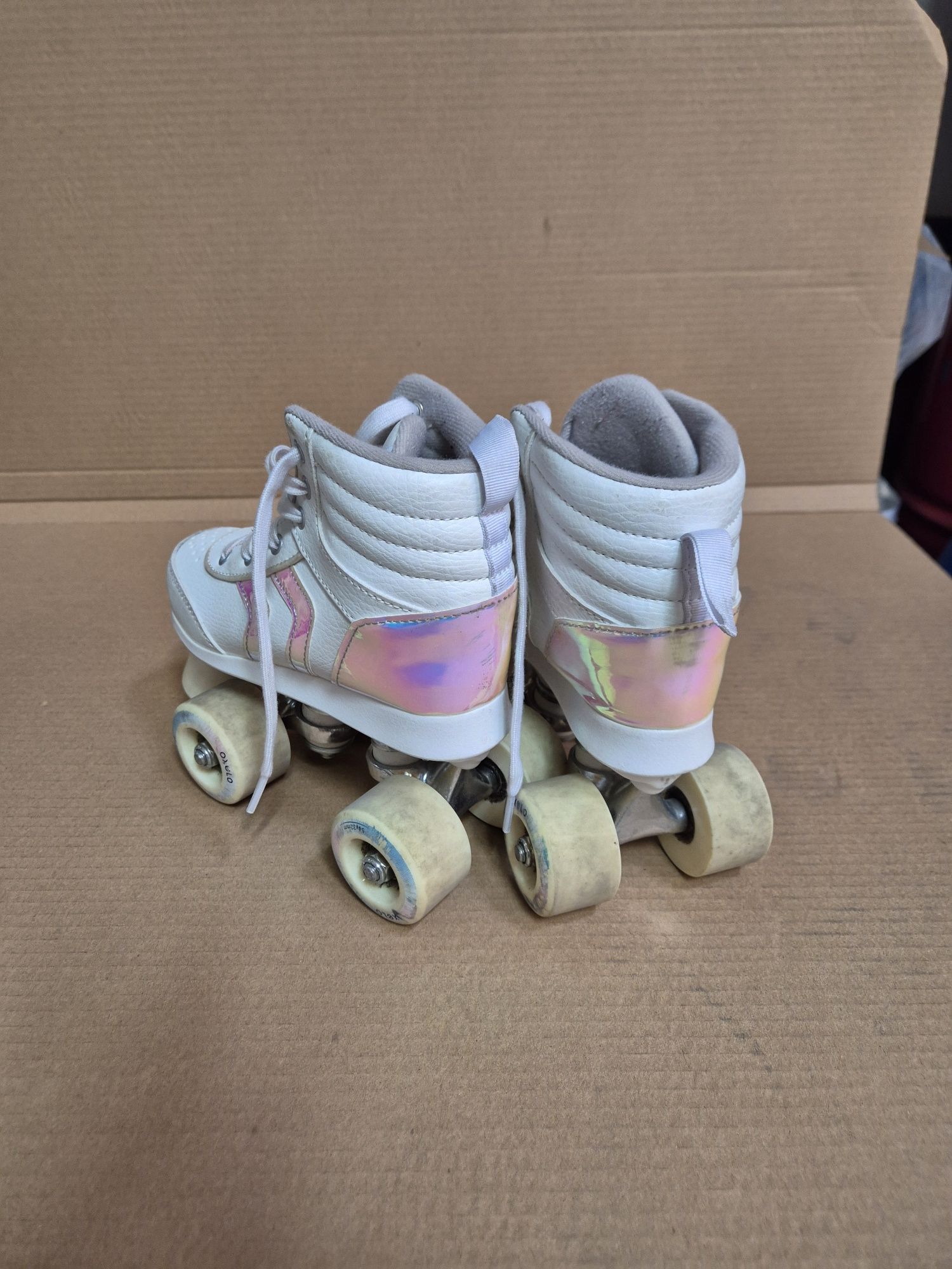 Vendo patins com rodas tamanho 31