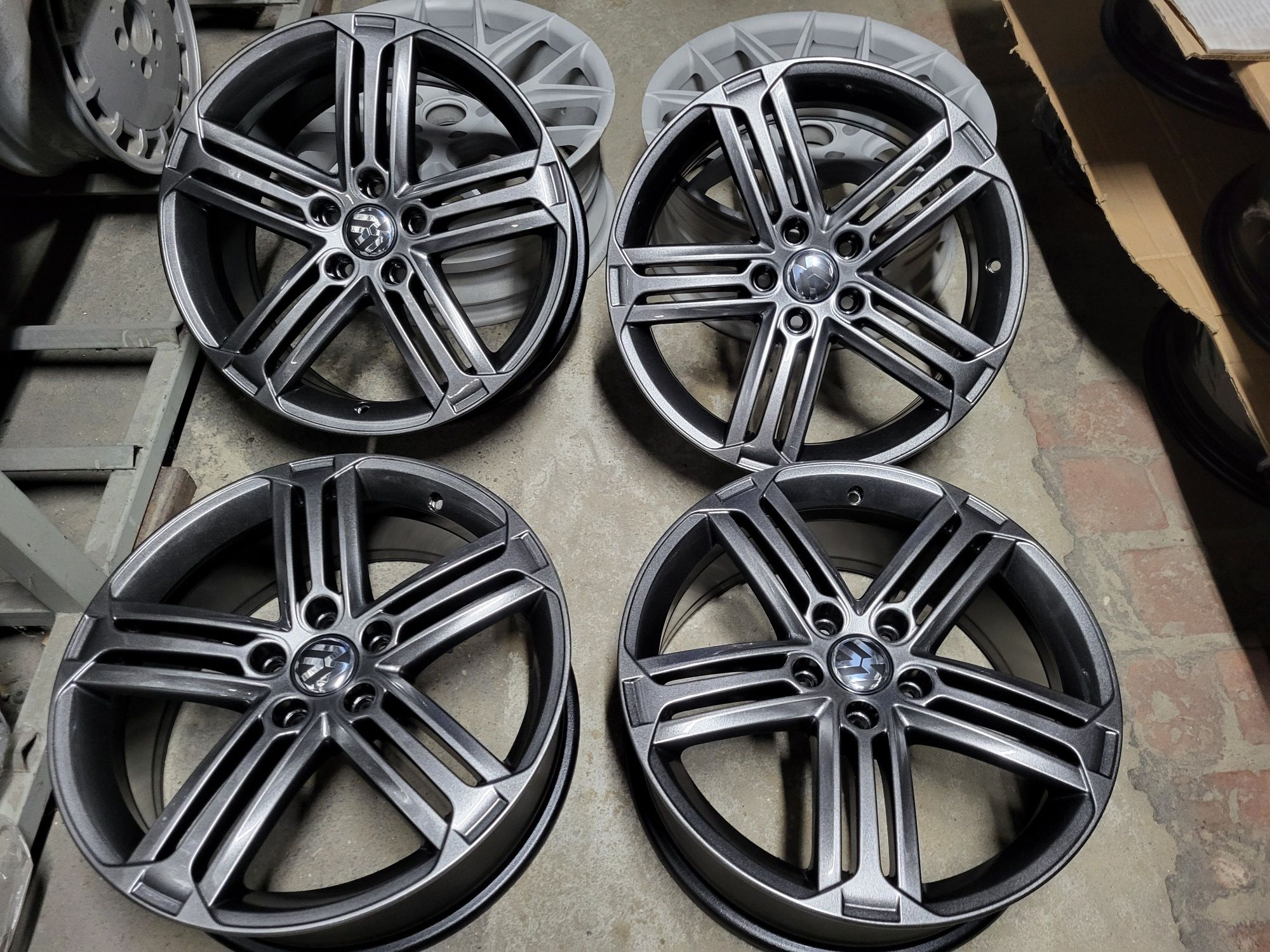 Felgi  18 5x112 VW R.line   golf 5.6 7 turan Jetta caddy