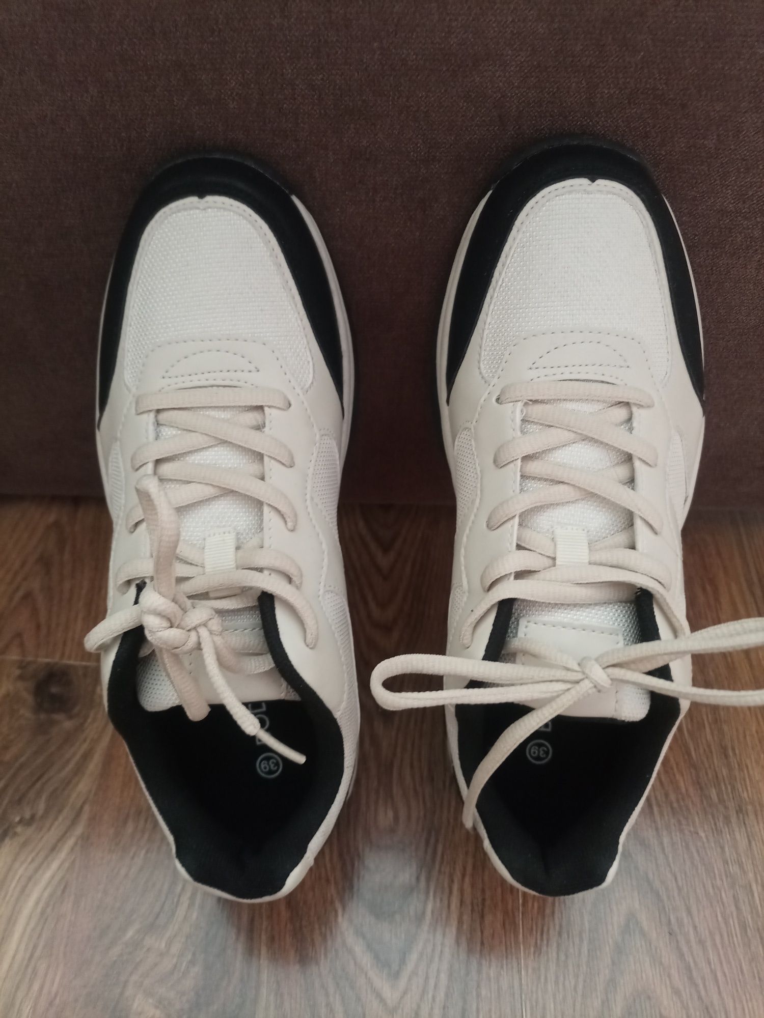 Buty sportowe / sneakersy, rozm. 39