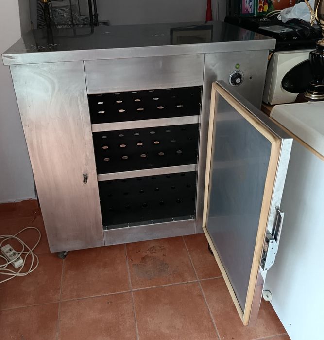 Balcão quente em inox com uma porta