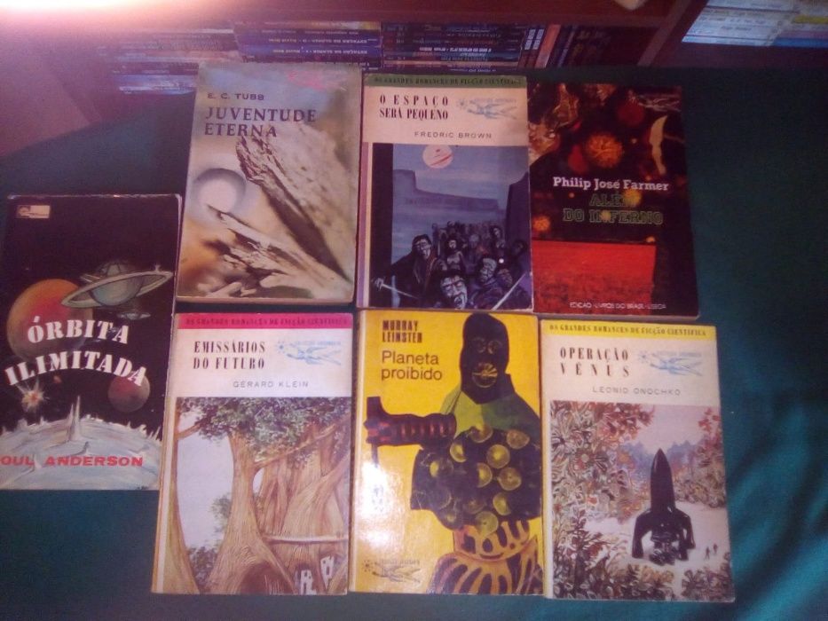 Vendo livros de ficção cientifica