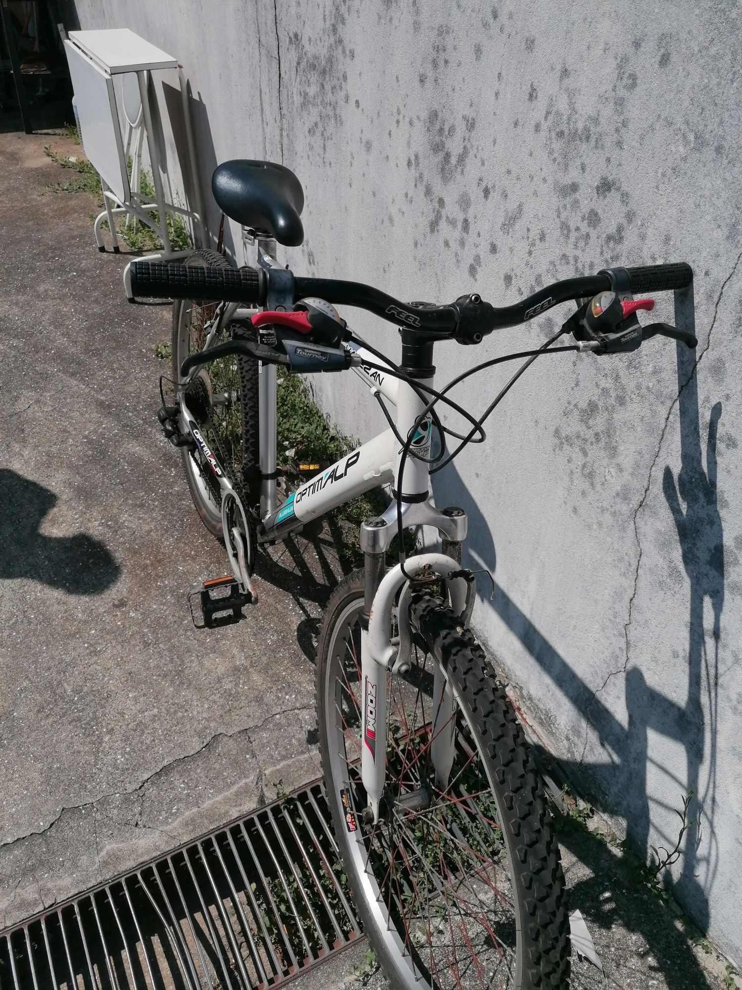 Bicicleta tipo BTT
