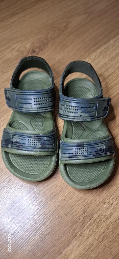 Sandały sandałki chłopięce 26 zielone khaki moro gumowe jak crocs