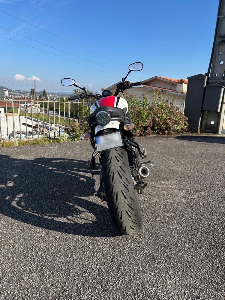 Yamaha XSR 700 poucos KMS