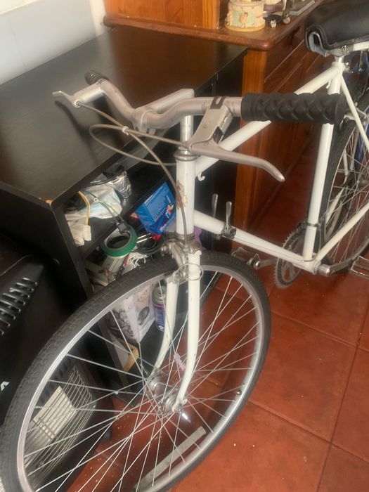 Bicicleta semi-nova
