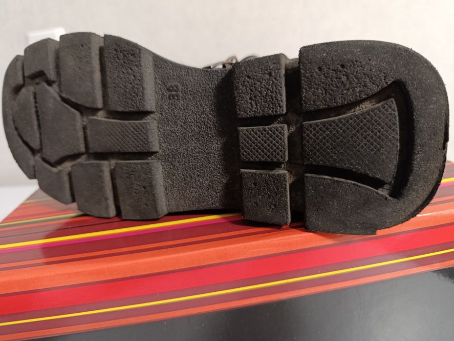 Чоботи зимові жіночі, розмір 38, довжина устілки 24,5 см.