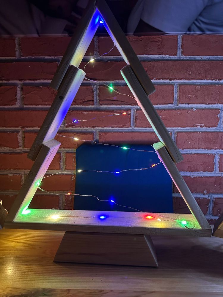 Choinka z drewna , ozdoby świąteczne , święta , lampki LED
