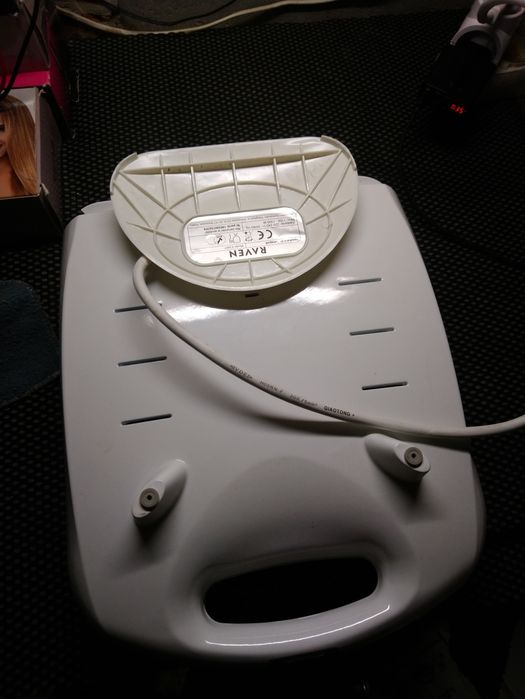 Сендвічниця RAVEN ES 007  (Poland)