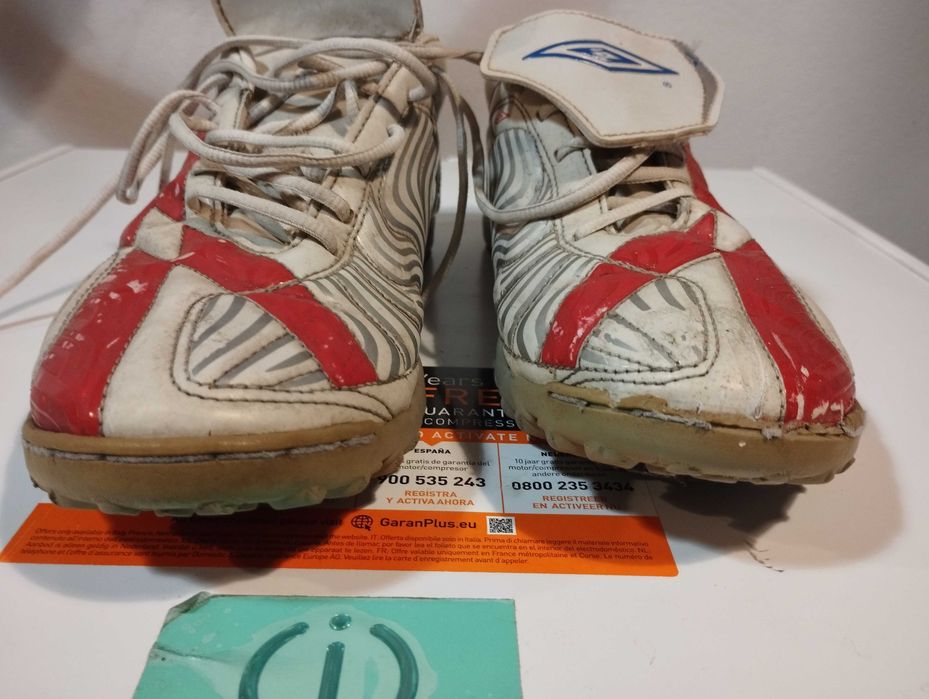Chuteiras Lotto e Umbro