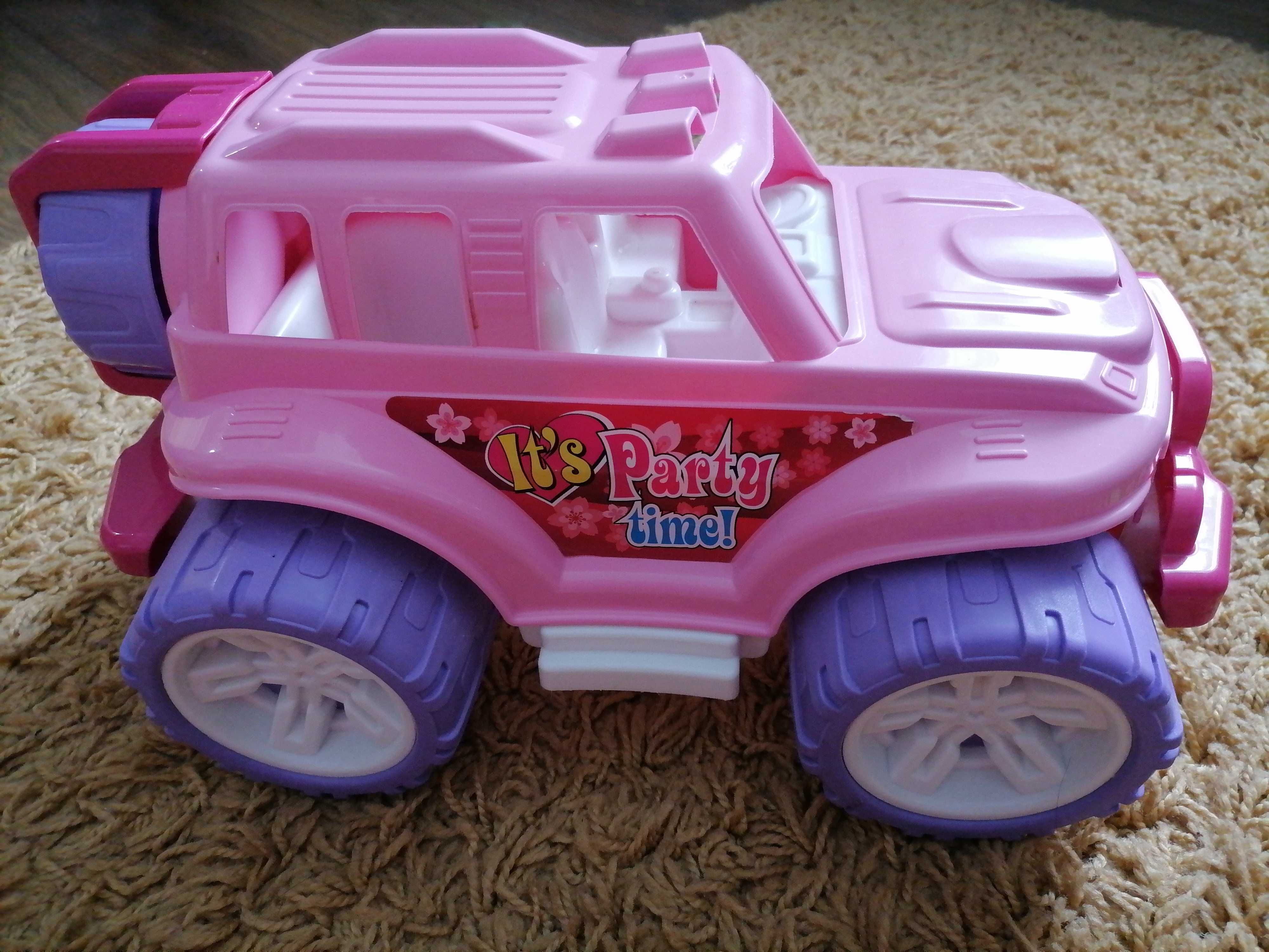Машинка для дівчинки