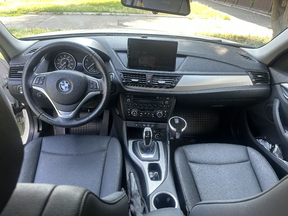 Авто BMW X1. Повний привід, бензин