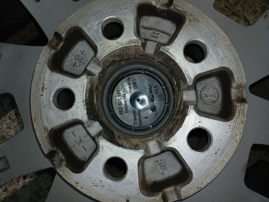 Продам  ДИСКИ   SKODA KAMIQ, Skala, Fabia  6.5X17 5X100 ET40