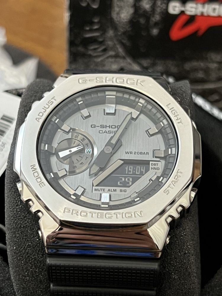 Годинник CASIO G-Shock GM-2100-1AER Оригінал