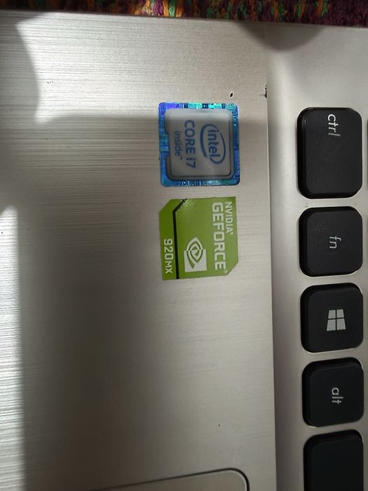 Vendo portátil ASUS bem estimado como novo.