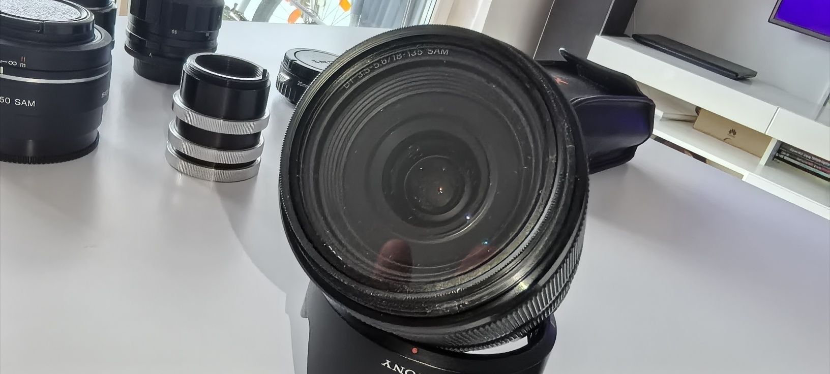 Sony 18-135 f 3.5, 5.6 tulipan,filtr UV