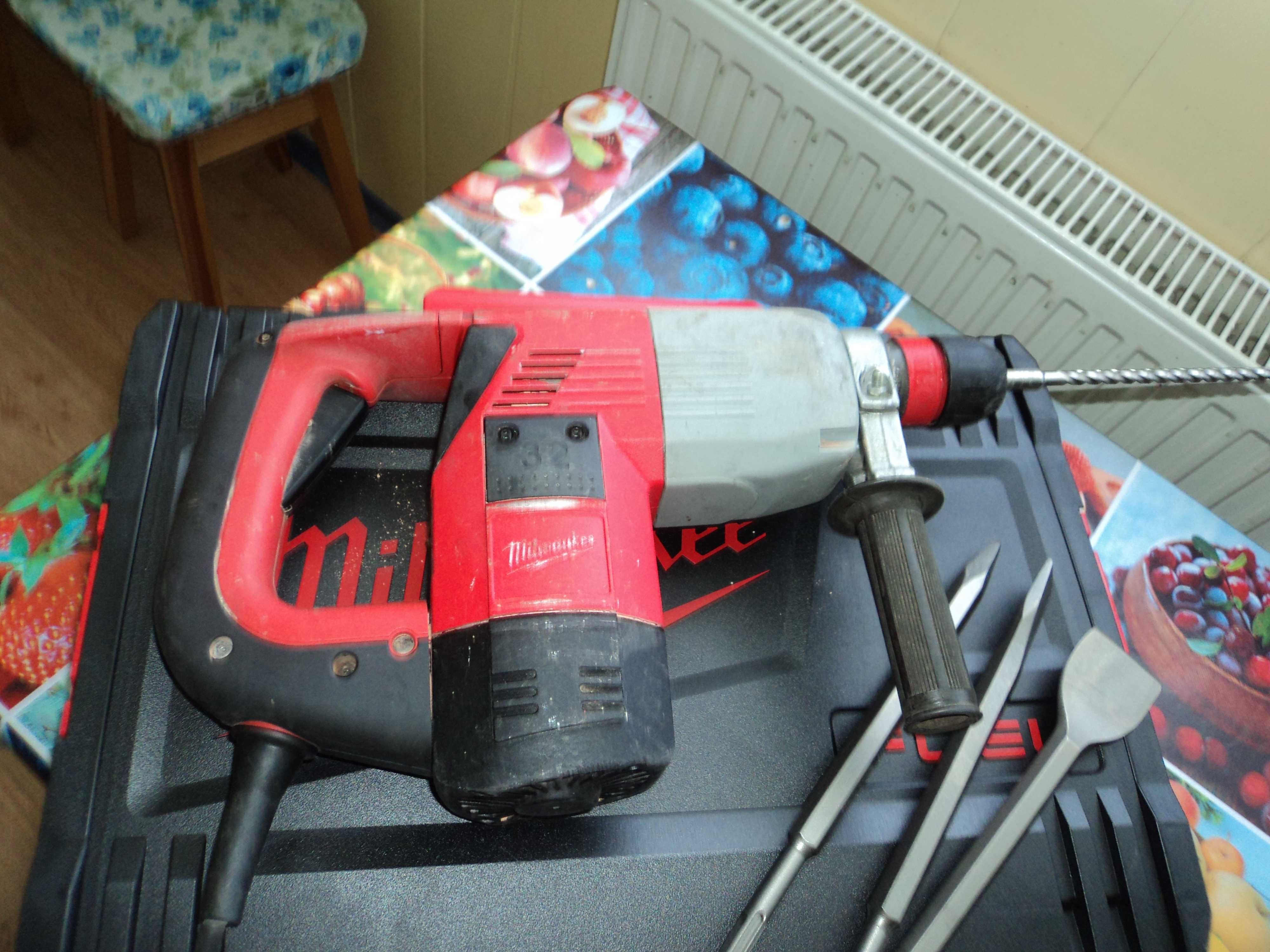 Milwaukee Plh32xe mlotow.udarowa 3-funkc.900 w 3.8 j z podkuwaniem kpl