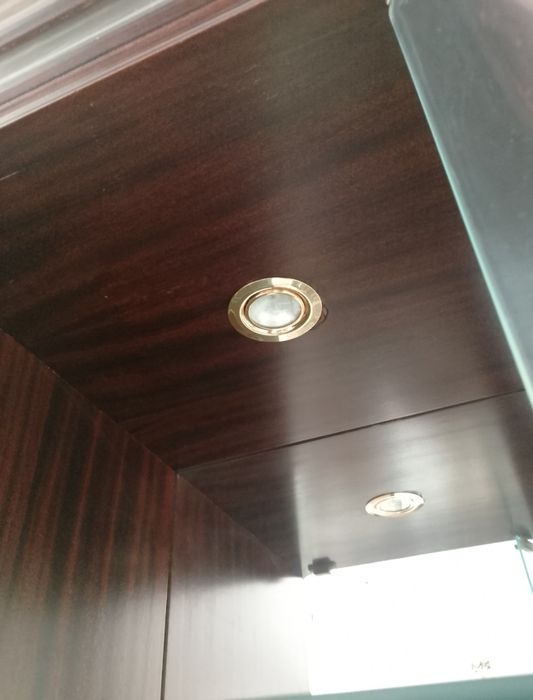 Louceiro de madeira c/ portas de vidro