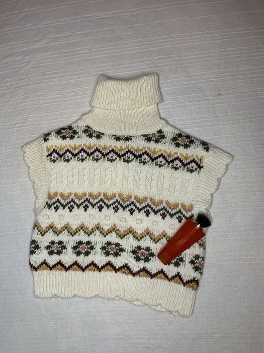 Стильна безрукавка від zara.