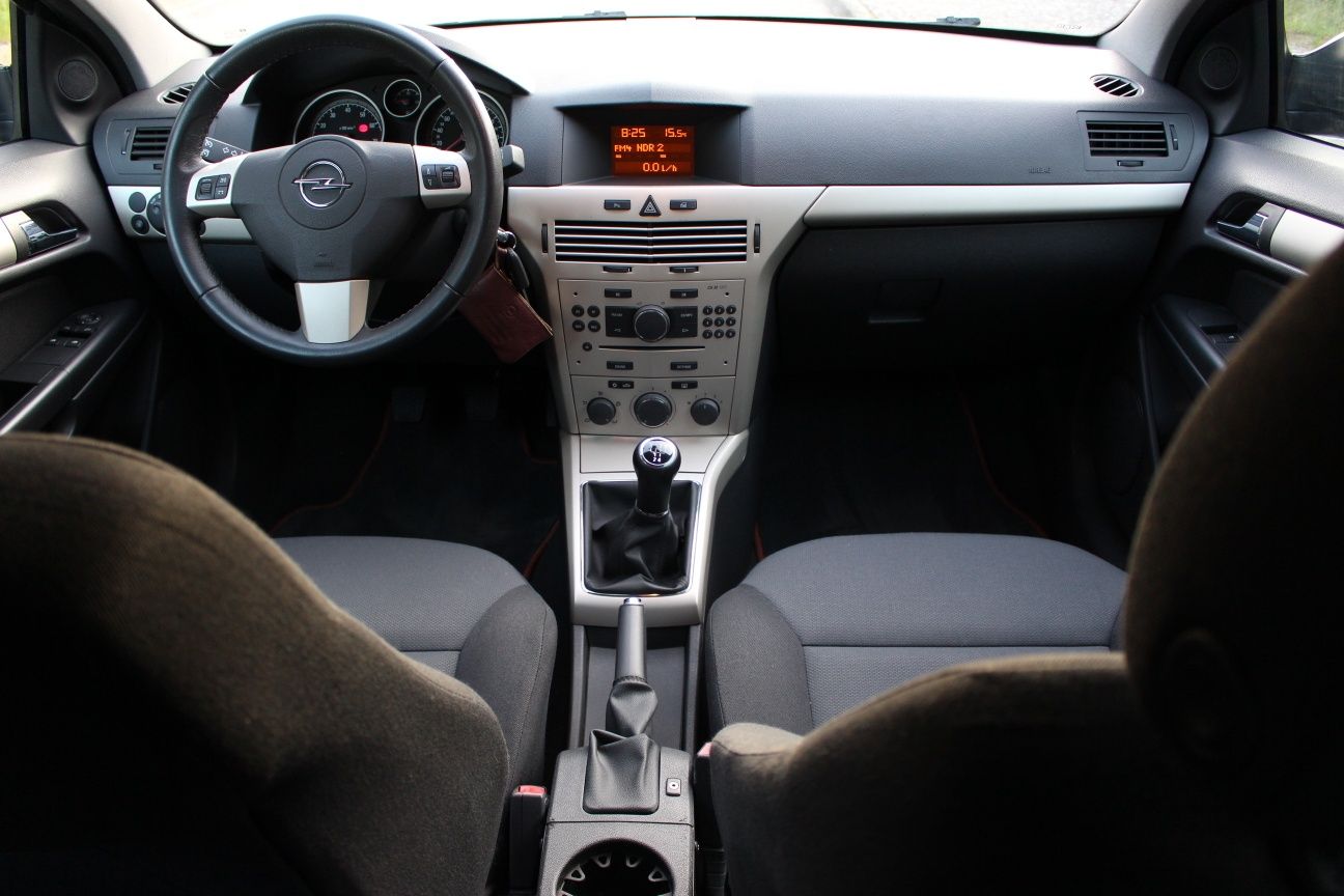 Opel Astra GTC 1.4 benzyna 2008