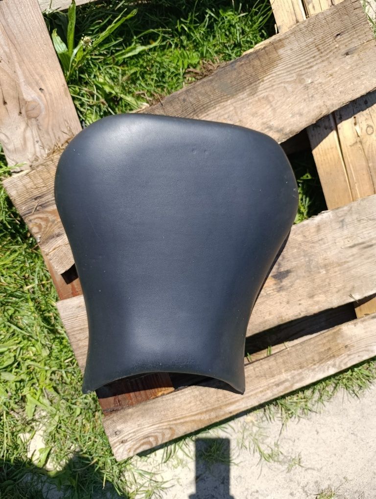 Siedzenie fotel kanapa siedzisko Yamaha R1 1000 Rn04 ścigacz C4