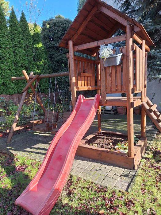 Hustawka ogrodowa z domkiem