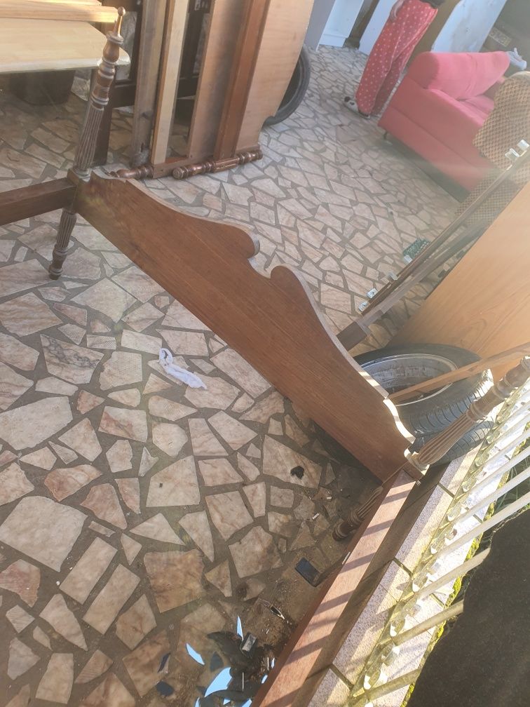 Camas casal vendo com.oferta de colchão