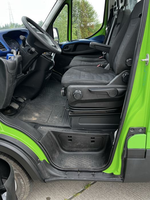 Iveco daily auto laweta 2.3 90398 km przebiegu