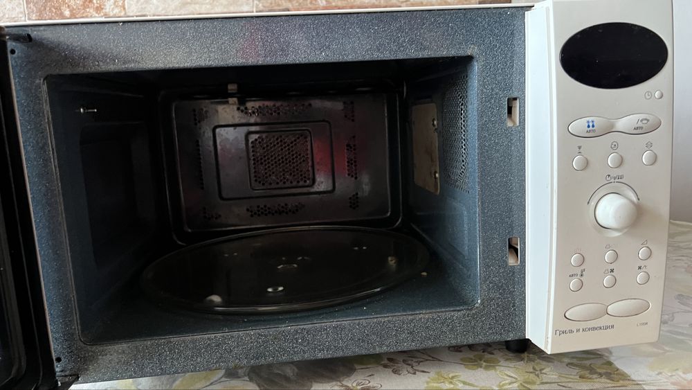 Мікрохвильова піч SAMSUNG C100R-5 біла мікрохвильовка б/у