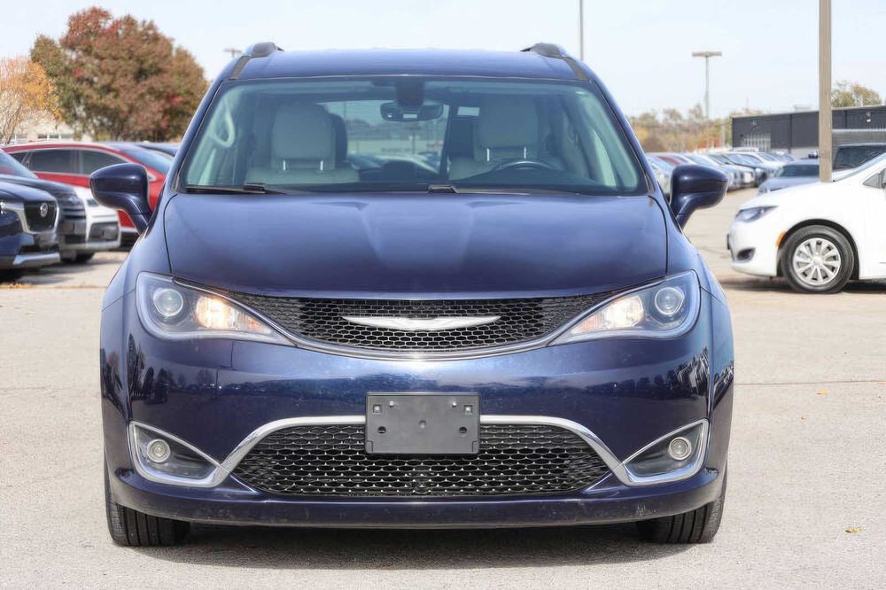 Chrysler Pacifica Touring-L Plus      2017