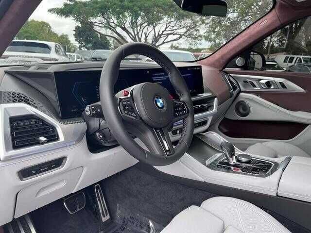 2024    Bmw   XM