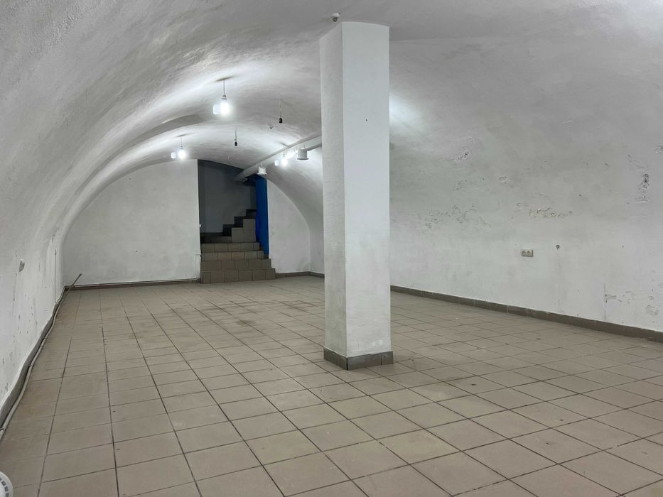 В оренду в центрі Вознесенська підвальні  приміщення  36-60 м.кв.